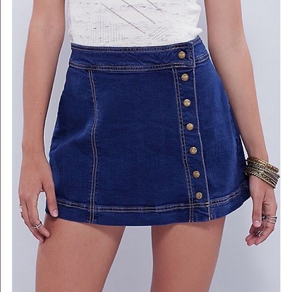 Free People Denim Keep on Rocking Asymmetical Button Up Skirt size 0 - Picture 2 of 10